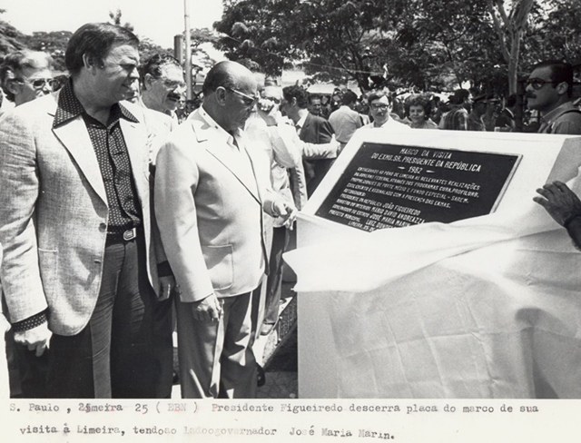 Presidente João Figueiredo descerra placa do marco de sua visita à Limeira-SP