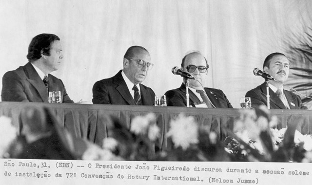 Presidente João Figueiredo discursa durante a sessão solene de instalação da 72ª  convenção de Rotary international