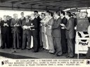 Presidente João Figueiredo é homenageado pelo empresário Camilo Cola, quando da visita ao centro operacional da viação Itapemirim