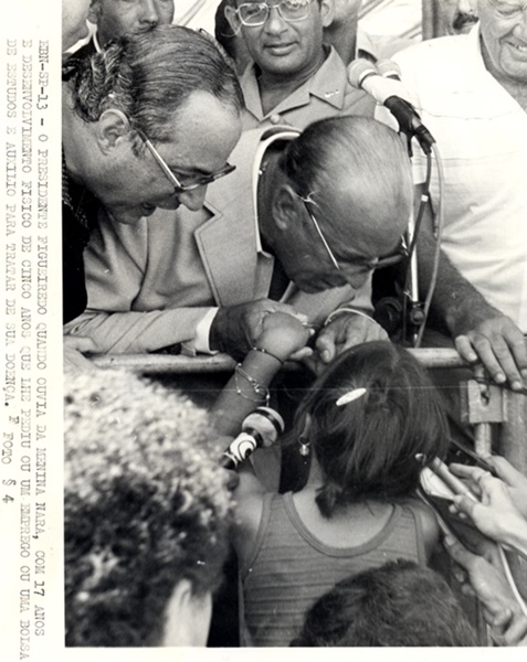 Presidente João Figueiredo quando ouvia a Menina Nara
