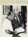 Presidente João Figueiredo  recebe do dr. William Sheldon, na Eaton House, a avaliação dos exames