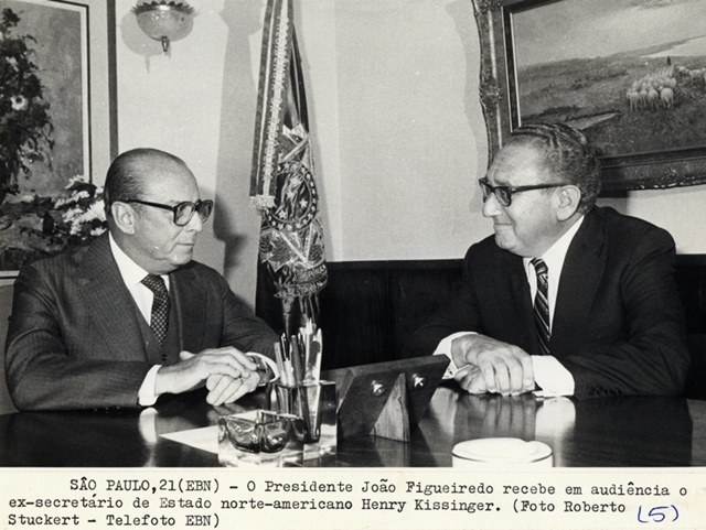 Presidente João Figueiredo recebe em audidência o ex-secretário de estado norte-americano Henry Kissinger