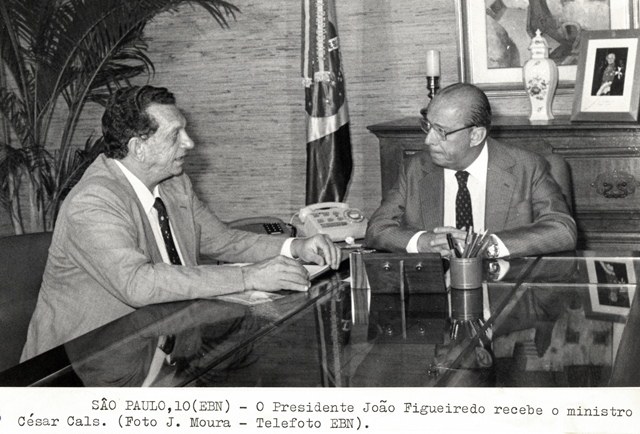 Presidente João Figueiredo recebe o ministro César Cals