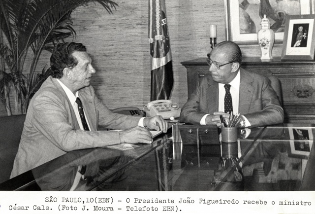 Presidente João Figueiredo recebe o ministro César Cals