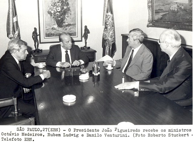 Presidente João Figueiredo recebe os ministros Octávio Medeiros, Rubem Ludwig e Danilo Venturini