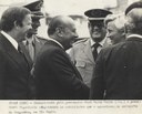 Presidente João Figueiredo recepcionado pelo governador José Maria Marin, cumprimenta as autoridades que o aguardavam no aeroporto de Congonhas, São Paulo