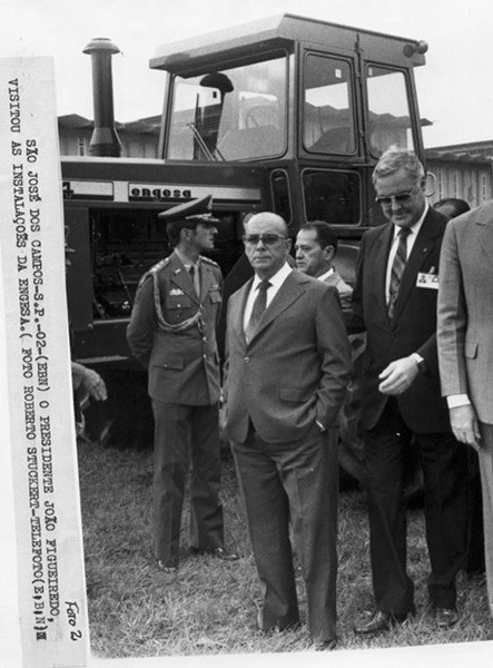 Presidente João Figueiredo visitou as instalações da Engesa (2)
