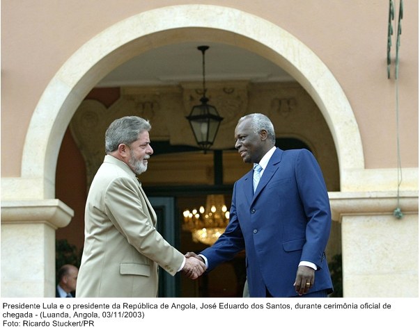 Presidente Lula e presidente da República de Angola, José Eduardo dos Santos - cerimônia oficial de chegada.