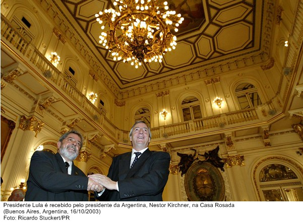 Presidente Lula recebe o presidente da Argentina, Nestor Kirchner, na casa Rosada.