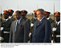Presidente Lula é recebido pelo presidente de Moçambique, Joaquim Chissano, na chegada a Maputo.