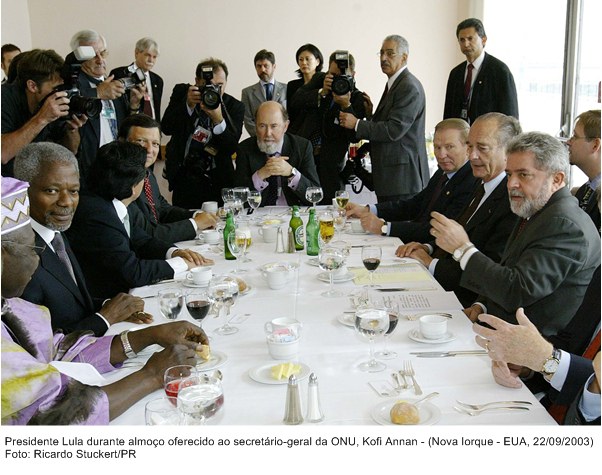 Presidente Lula durante almoço oferecido ao secretário geral da ONU Kofi Annan.