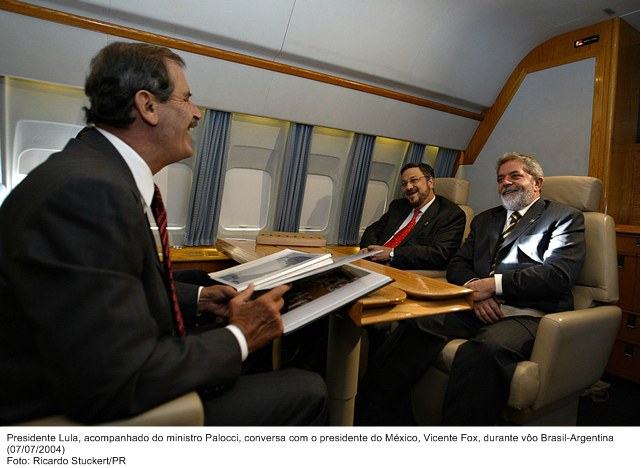 Presidente Lula com ministro Palocci com presidente do México, Vicente Fox, em viagem Brasil-Argentina.