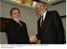 Presidente Lula cumprimenta o presidente da Bolivia, Carlos Mesa, no início do encontro de trabalho.