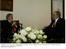 Presidente Lula é recebido por criança no hotel Los Tajibos, onde se realiza a reunião de trabalho com o presidente da Bolívia.
