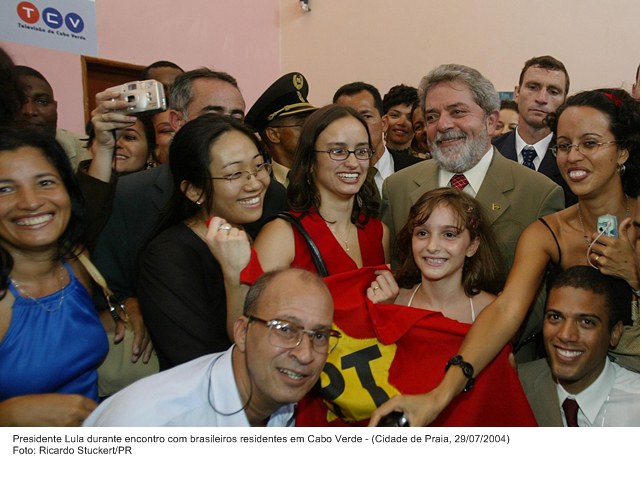 Presidente Lula durante encontro com brasileiros residentes em Cabo Verde.