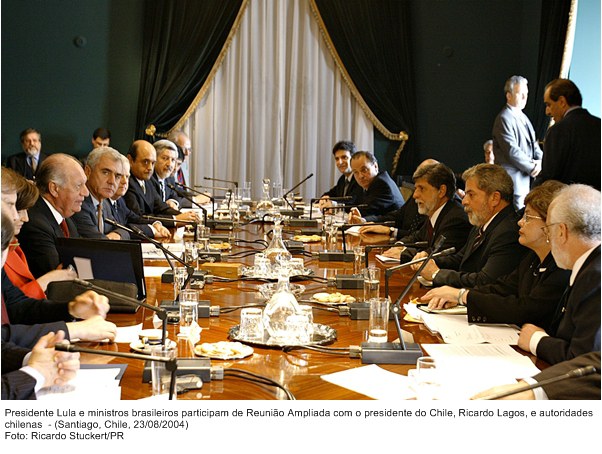 Presidente Lula e ministros brasileiros participam de reunião ampliada com o presidente do Chile, Ricardo Lagos e autoridades chilenas.