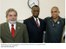 Presidente Lula ao lado do presidente do Haiti, Boniface Alexandre e do jogador Ronaldo.