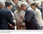 Presidente Lula faz reverência durante os cumprimentos na solenidade oficial de chegada, no Palácio Rastrapati Bhawan.