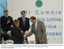 Presidente Lula cumprimenta o presidente do México, Vicente Fox Quesada, na abertura da III Reunião de Chefes de Estados e de Governos da América Latina  e Caribe.