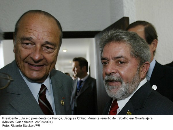 Presidente Lula e o presidente da França, Jacques Chirac, durante reunião de trabalho em Guadalajara.