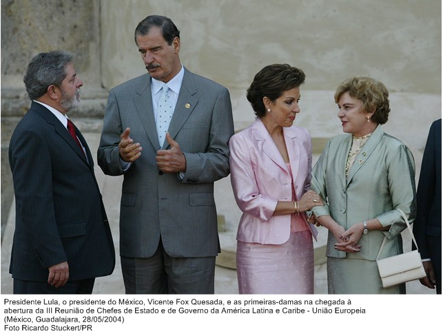 Presidente Lula, o presidente do México, Vicente Fox Quesada, e as primeiras-damas, na abertura da III Reunião de Chefes de Estado e de Governo.