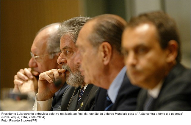 Presidente Lula durante entrevista coletiva realizada ao final da reunião de líderes mundiais para ação contra a fome e a pobreza.