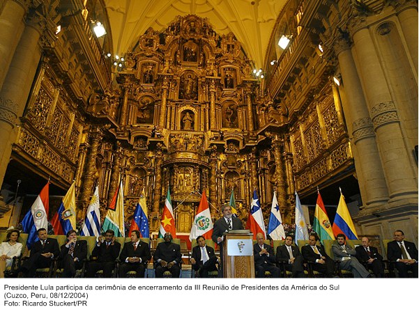 Presidente Lula participa de cerimônia de encerramento da III Reunião de Presidentes da América do Sul.