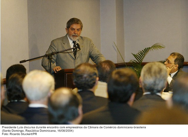 Presidente Lula discursa durante encontro com empresários da Câmara de Comércio dominicano-brasileira.