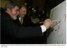 Presidente Lula ao lado do presidente de Portugal, Jorge Sampaio, pinta quadro na Bienal Cultural de São Tomé e Príncipe.