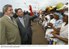 Presidente Lula assiste a breve apresentação de grupos culturais na saída do aeroporto.