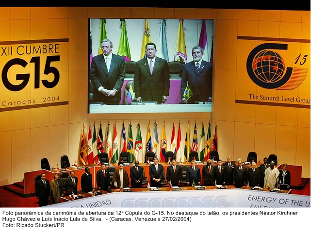 Presidente Lula, e os presidentes Hugo Cháves e Néstor Kirchner na cerimônia de abertura da 12 cúpula G-15.