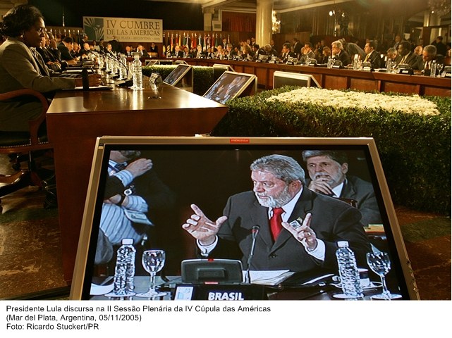 Presidente Lula discursa na II Sessão Plenária da IV Cúpula das Américas.