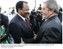 Presidente Lula é recebido pelo presidente da República dos Camaões, Paul Blya, em sua chegada a Iaundê.