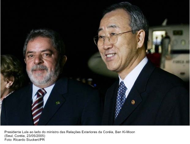 Presidente Lula ao lado do ministro das Relações Exteriores da Coréia, Ban Kim-Moon.