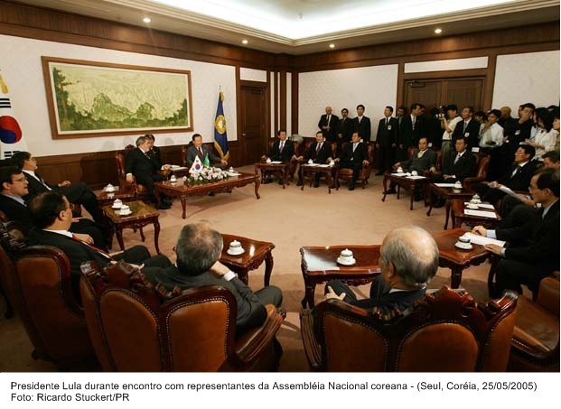 Presidente Lula durante encontro com representantes da Assembléia Nacional coreana.