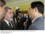 Presidente Lula conversa com o presidente da China, Hu Jintao, durante reunião da cúpula do G-8.