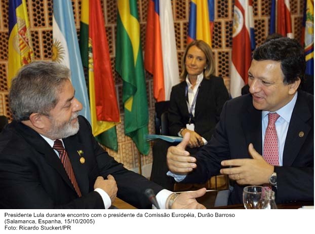 Presidente Lula durante encontro com o presidente da Comissão européia, Durão Barroso.