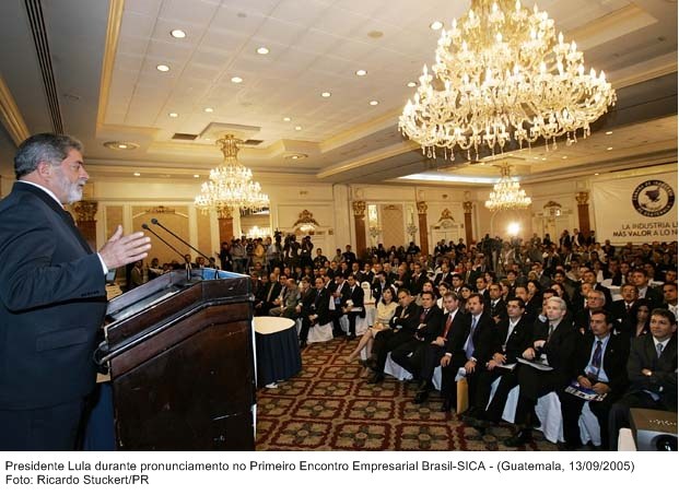 Presidente Lula durante pronunciamento no Primeiro Encontro Empresarial Brasil - SICA