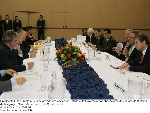 Presidente Lula durante reunião privada dos chefes de estado, de governo e chanceleres dos países do Sistema de Integração Centro-Americana e do Brasil-SICA.