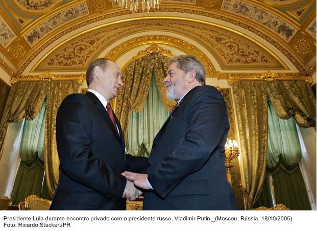 Presidente Lula durante encontro privado com o presidente russo, Vladimir Putin.