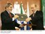 Presidente Lula e o presidente russo, Vladimir Putin, durante cerimônia de assinatura de atos entre os dois países.