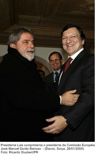 Presidente Lula cumprimenta o presidente da Comissão Européia, José Manuel Durão Barroso.