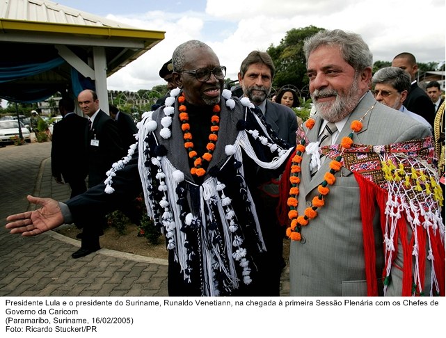 Presidente Lula e o presidente do Suriname, Runaldo Venetiann, na chegada a primeira sessão plenária com os chefes de governo da Caricom.