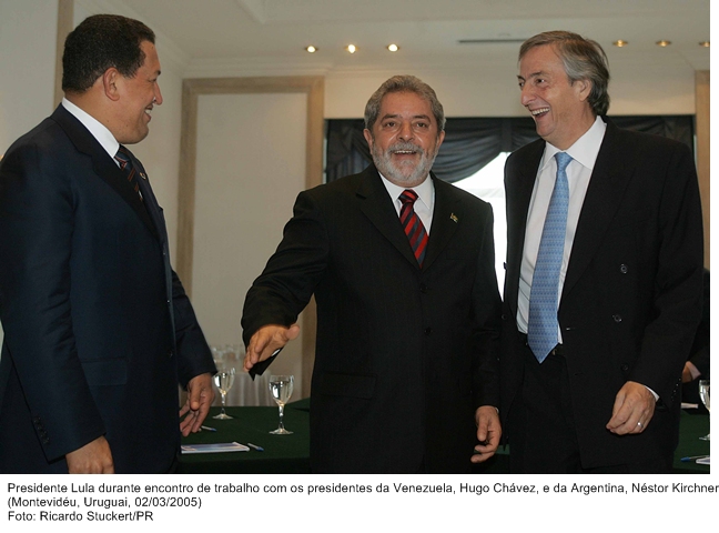 Presidente Lula durante encontro de trabalho com os presidentes da Venezuela, Hugo Cháves e da Argentina, Néstor Kirchner.