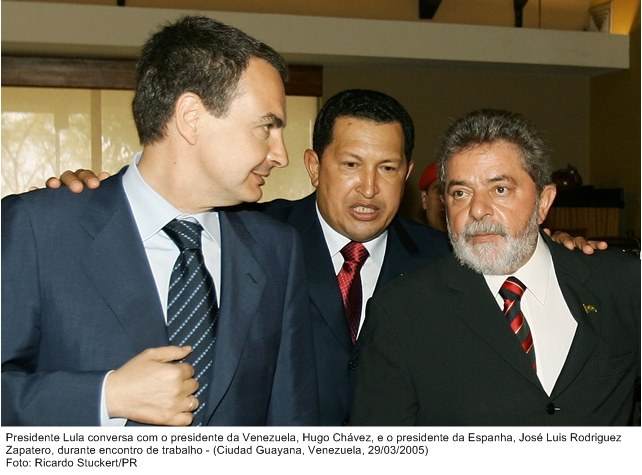Presidente Lula conversa com os pres. Hugo Cháves e José Luiz Rodriguez Zapatero, na abertura do encontro de trabalho.