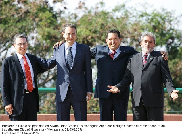 Presidente Lula e os presidentes Álvaro Uribe, José Luiz Rodriguez Zapatero e Hugo Cháves, durante encontro de trabalho.