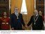 Presidente Lula e o presidente da Argélia, Abdelaziz Bouteflika, durante cerimônia de troca de condecorações.