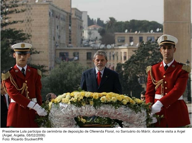 Presidente Lula participa de cerimônia de deposição  de oferenda floral, no santuário do Mártir.