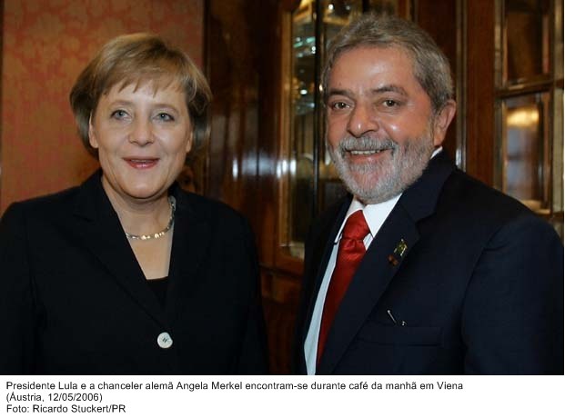 Presidente Lula e a chanceler alemã, Angela Merkel encontram-se durante café da manhã em Viena.