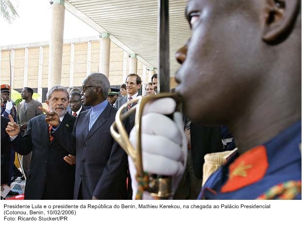 Presidente Lula e o presidente da República de Benin, Mathieu Kerekou, na chegada ao Palácio Presidencial.